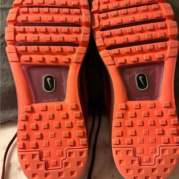 Nike Running shoes. - Picture 4 of 5